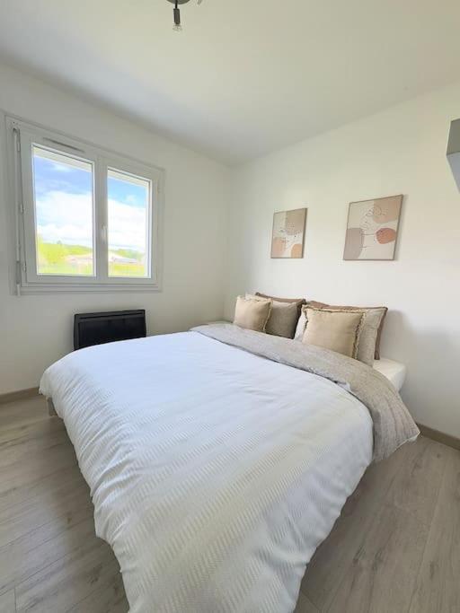 Maison Chaleureuse Avec Piscine Izon Eksteriør bilde