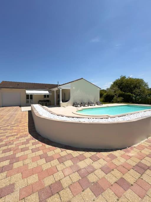 Maison Chaleureuse Avec Piscine Izon Eksteriør bilde