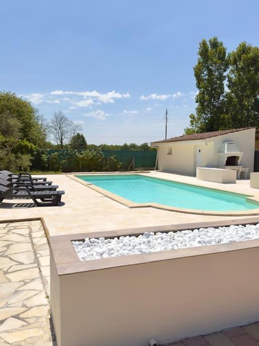 Maison Chaleureuse Avec Piscine Izon Eksteriør bilde